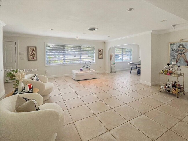 Building Photo - 4611 SW 82nd Ct