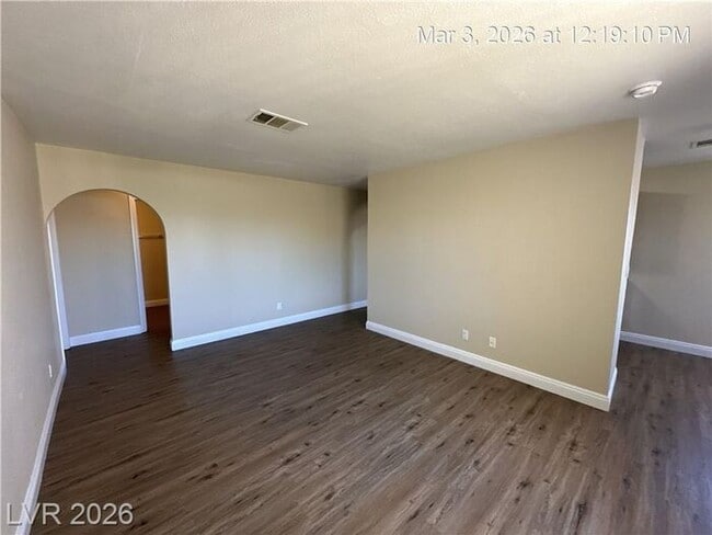 Building Photo - Adorable condo with great usage of space