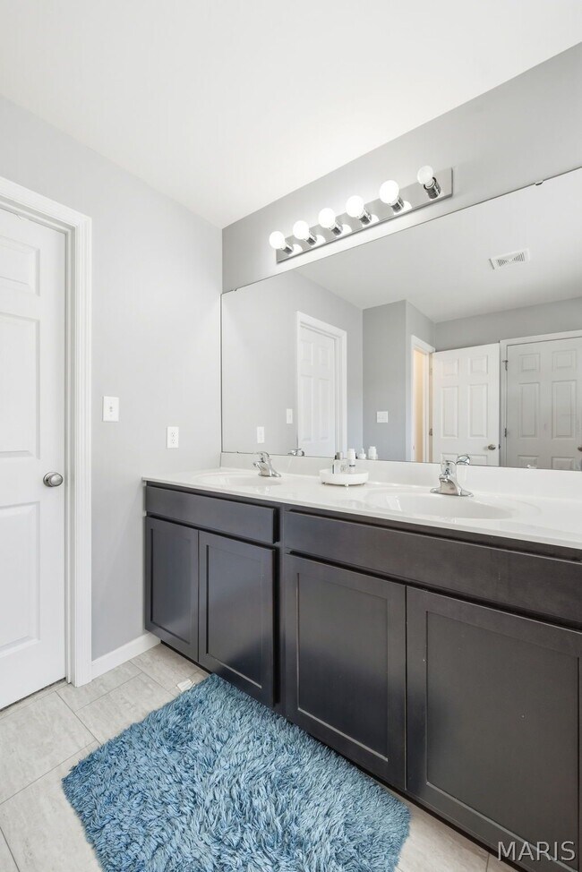 Building Photo - 463 Dusty Brook Dr