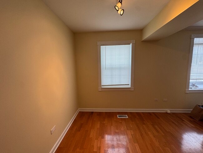 Building Photo - 460 N Lake Shore Dr