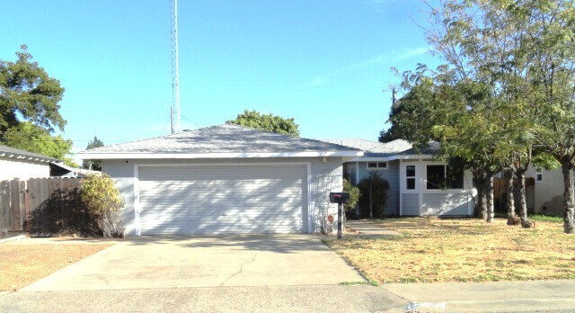 Primary Photo - 2225 Carrigan St