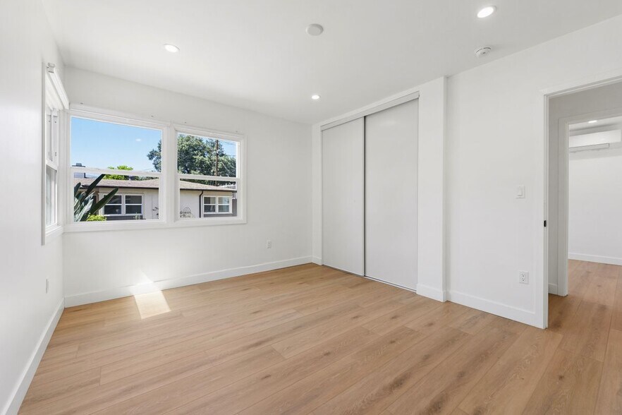 Building Photo - 2817 Sycamore Ave