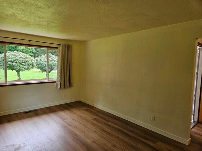 Building Photo - 3Bd/2Ba Single Story House - For Viewing!
