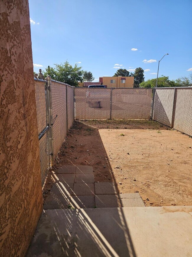 Building Photo - 1417 Plaza Merito