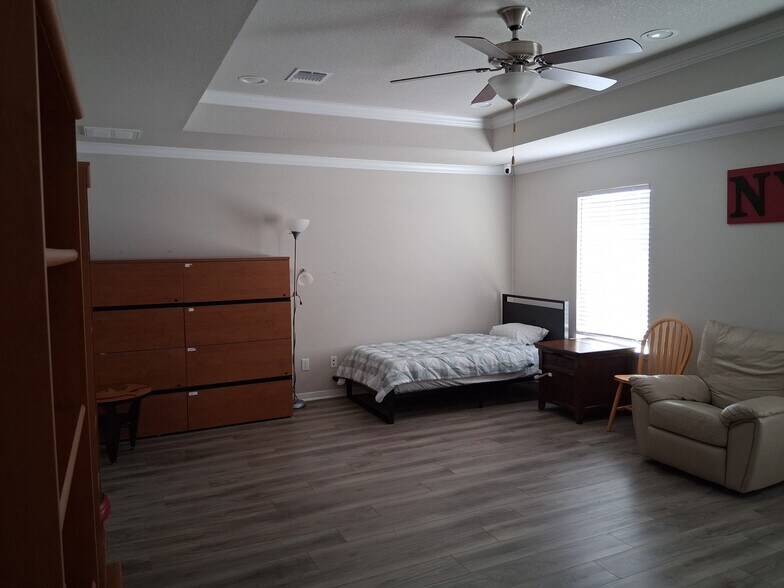 Building Photo - 6307 Southern Cross Dr