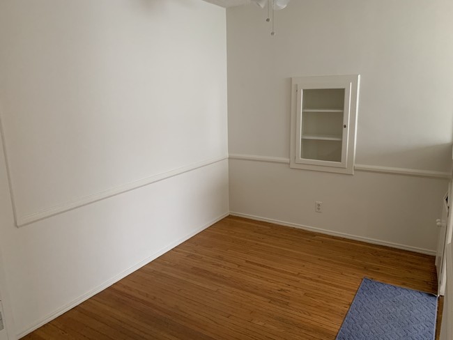 dining room - 1214 S Bedford St