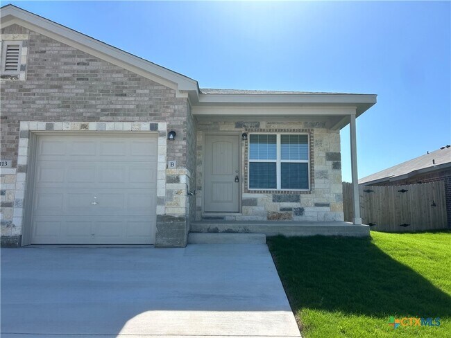 Building Photo - 113 Dolphin Dr