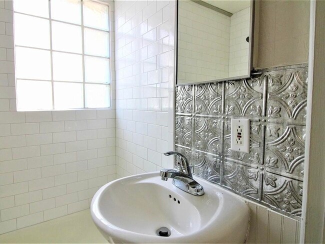 Building Photo - 2216 30th St