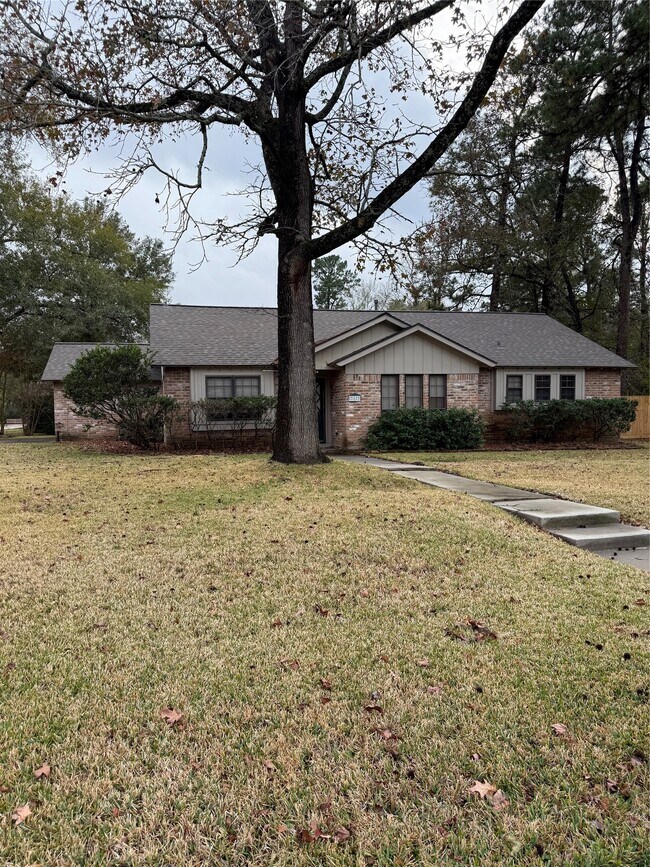 Building Photo - 717 Blue Ridge Dr