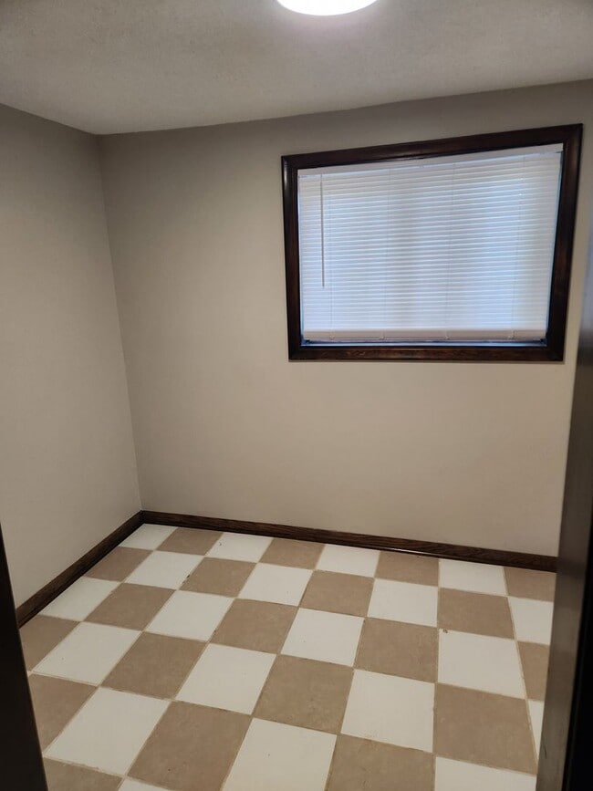 Building Photo - Millard 3/2/1 newly remodeled