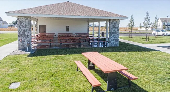 Building Photo - *$200 OFF FIRST MONTH RENT! | BEAUTIFUL 3 bed, 2 bath home in the desirable Summerfield Subdivision