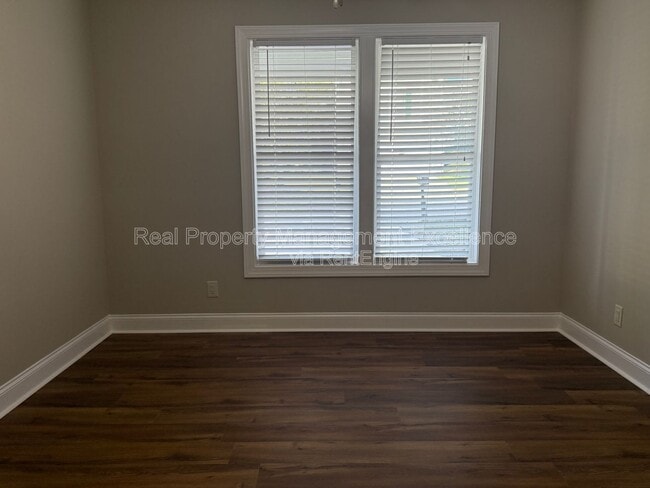 Building Photo - 4261 Dalcross Rd