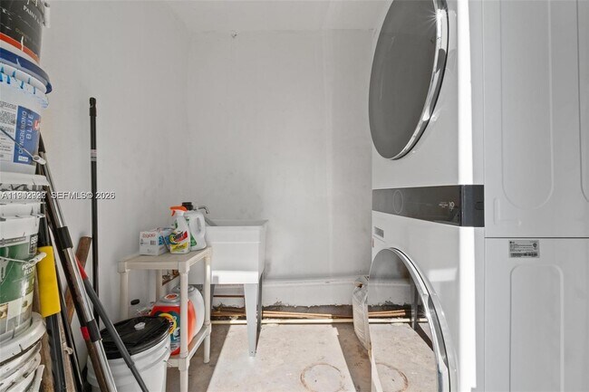 Building Photo - 4430 NW 1st Ave