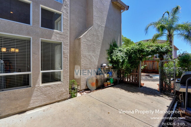 Building Photo - 5360 Delta Dr