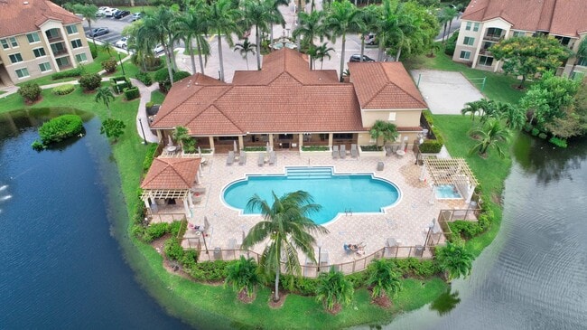 Building Photo - 1223 Villa Cir