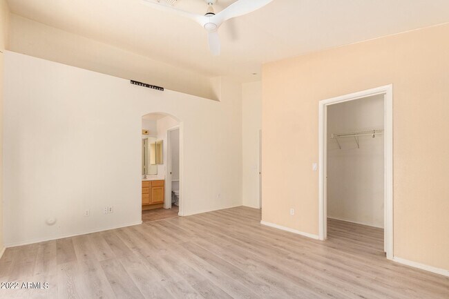 Building Photo - 7304 W Irma Ln