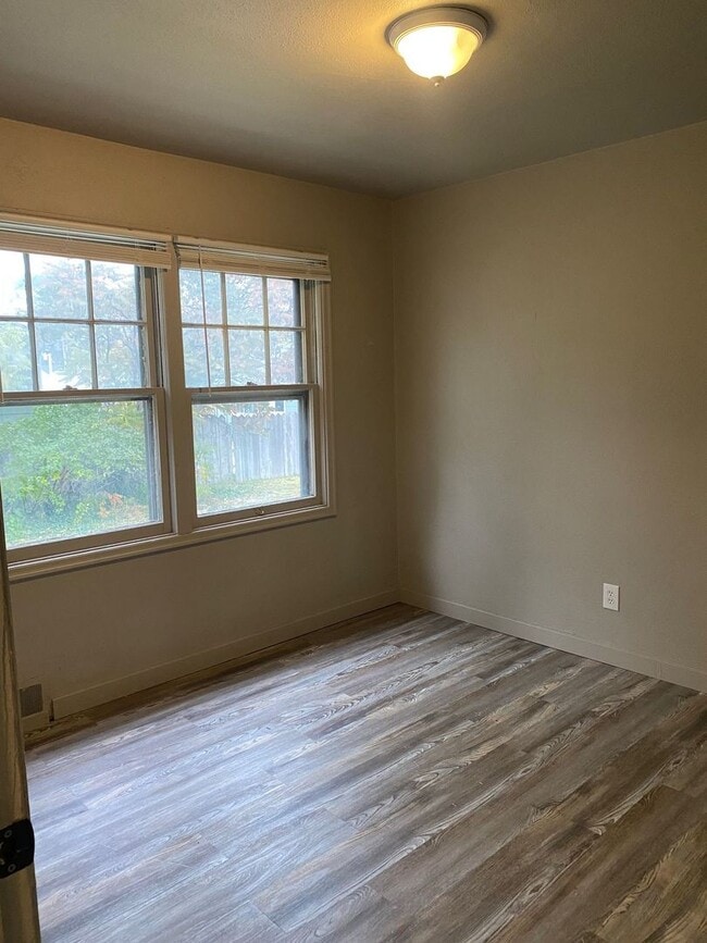Building Photo - Fourplex Near Downtown Caldwell