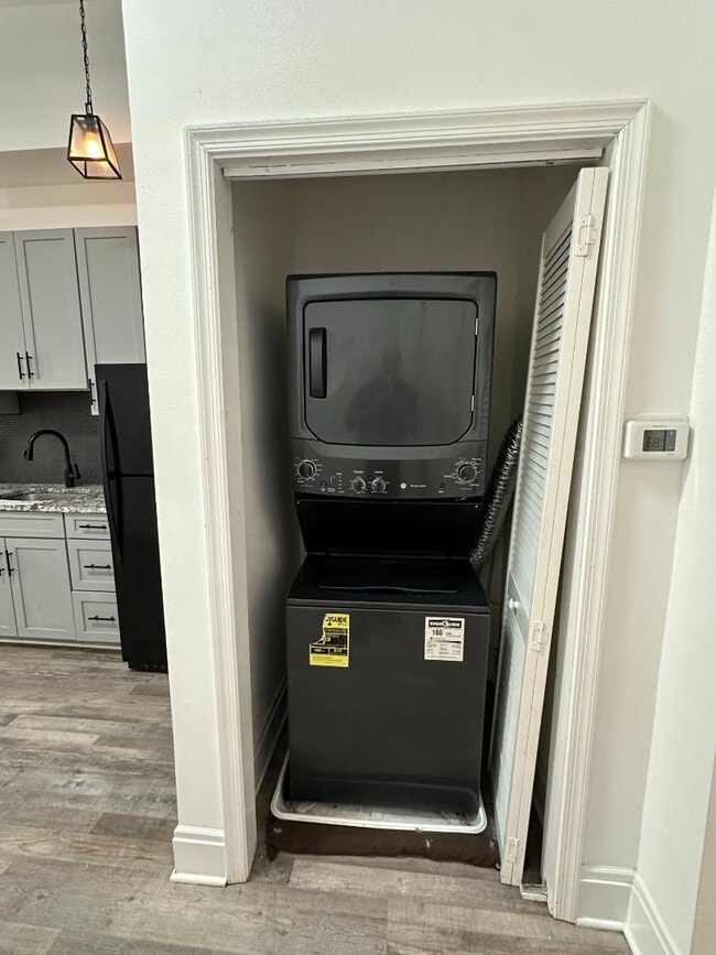 Building Photo - 1825 Madison Ave