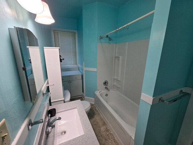 Building Photo - Gerald Johnson