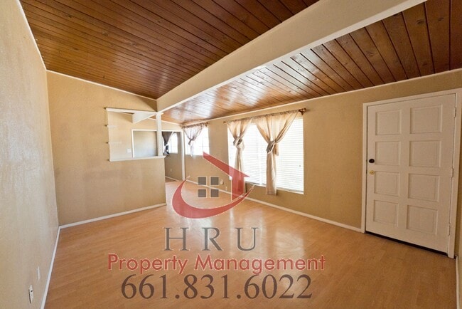 Building Photo - NE-Bakersfield 3 bedrooms 1 baths