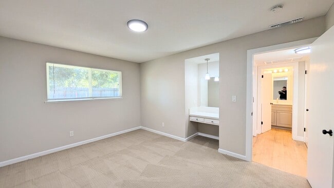 Building Photo - 2742 Edison Ave