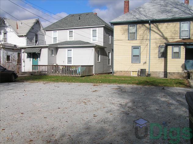 Building Photo - 2-Story House, 4Bed/2Bath washer/dryer hoo...
