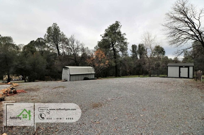 Building Photo - 16624 Power Line Rd