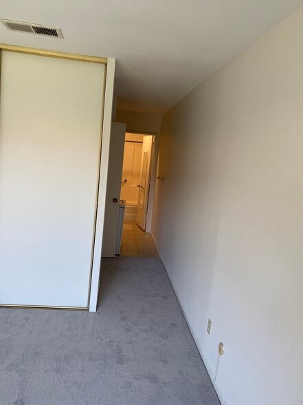 Hall - 3018 Via Buena Vis