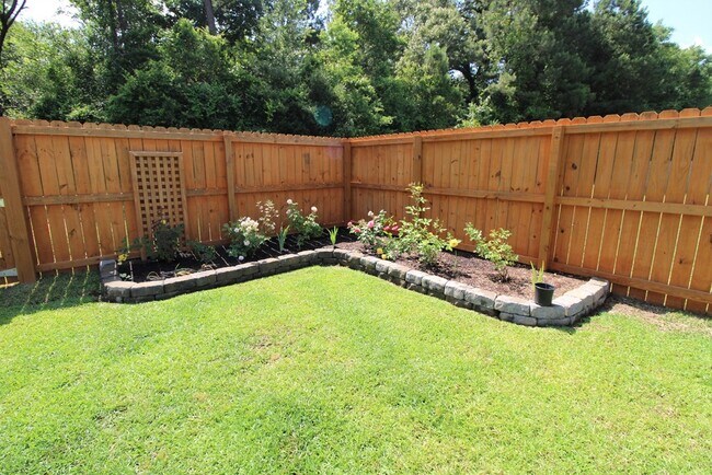 Building Photo - 175 Whitetail Cir
