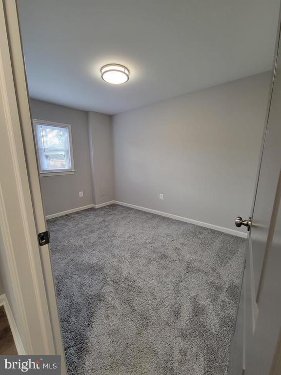 Building Photo - 9145 Old Scaggsville Rd