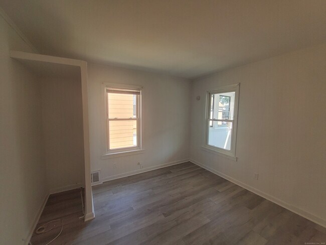 Building Photo - 426 Poplar St