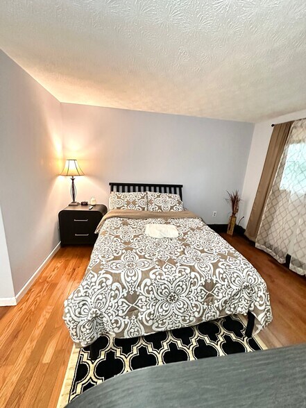 Building Photo - 168 Woodland Dr