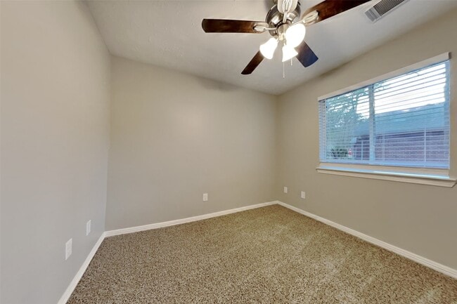 Building Photo - 18730 Dempsey Oaks Dr