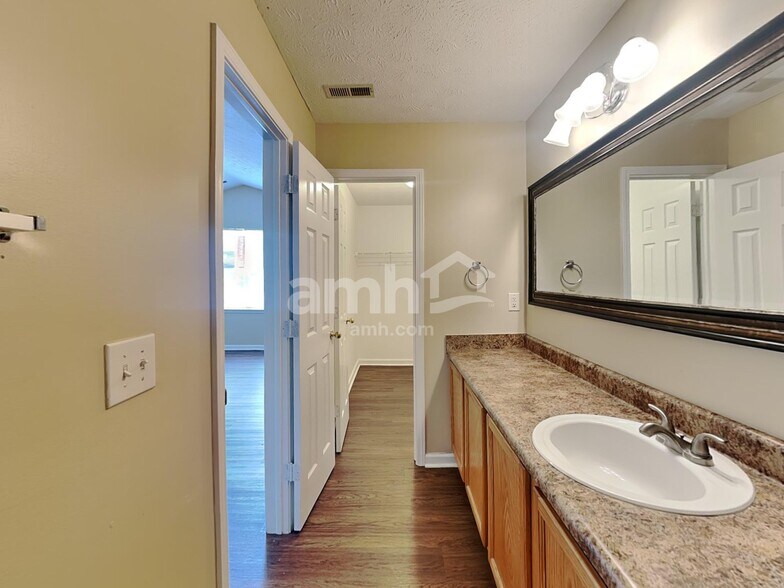 Building Photo - 11540 Glenn Abbey Ln