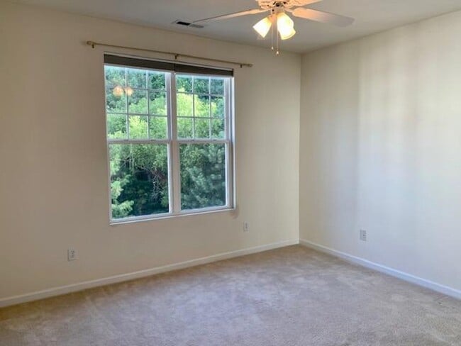 Building Photo - 426 Eyam Hall Ln