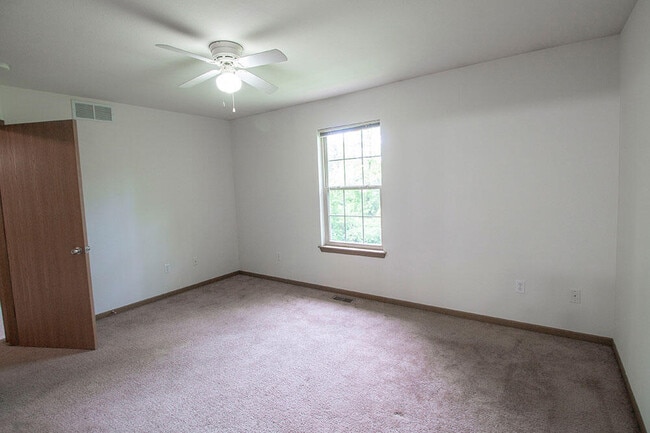 Building Photo - 2119 N Ballenger Ln