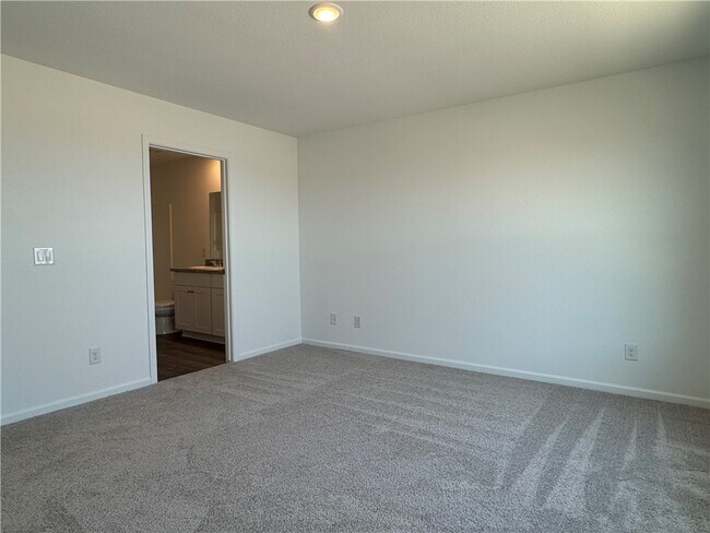 Building Photo - 2455 Tapatio Dr