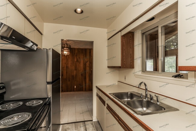 Building Photo - 9075 Tripoli Dr