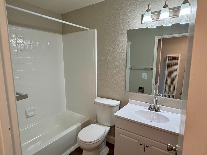 Building Photo - 281 Junction Ave