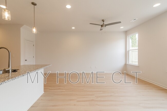 Building Photo - 2719 Capitol Dr