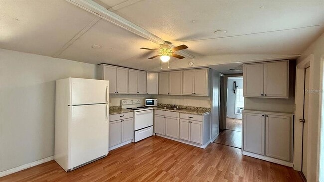 Building Photo - 5109 Hibiscus Rd