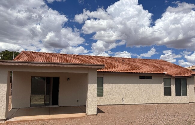Building Photo - 3524 Plaza De Lanza