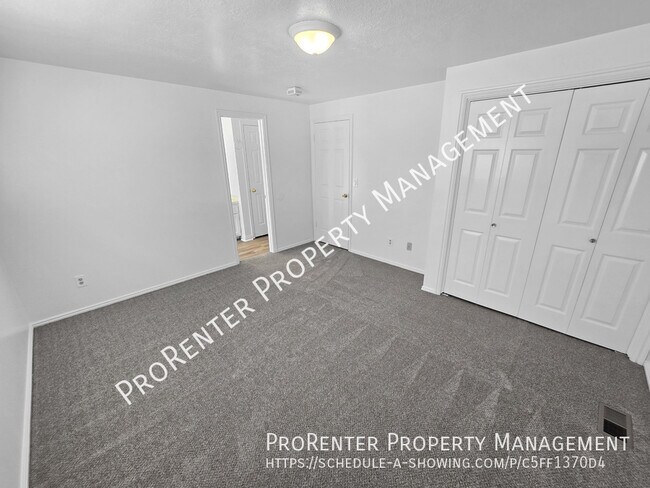 Building Photo - 484 N 75 W