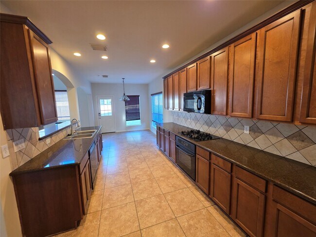 Building Photo - 22231 Bridgestone Oak Dr