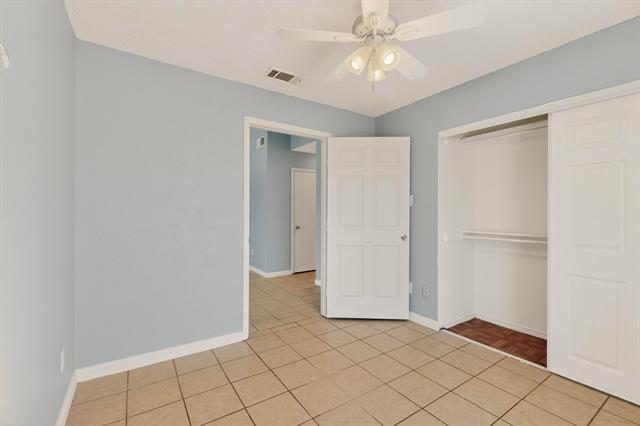 Building Photo - 926 Binbrook Dr