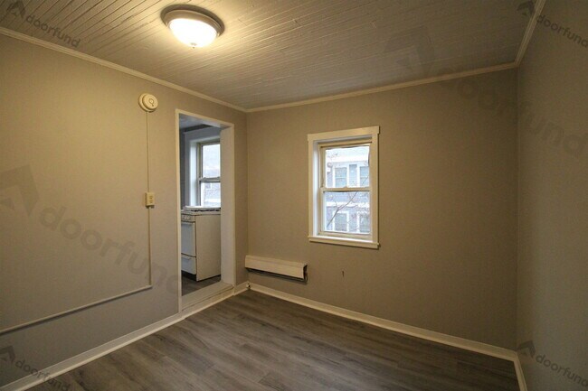 Building Photo - 10 Arch St