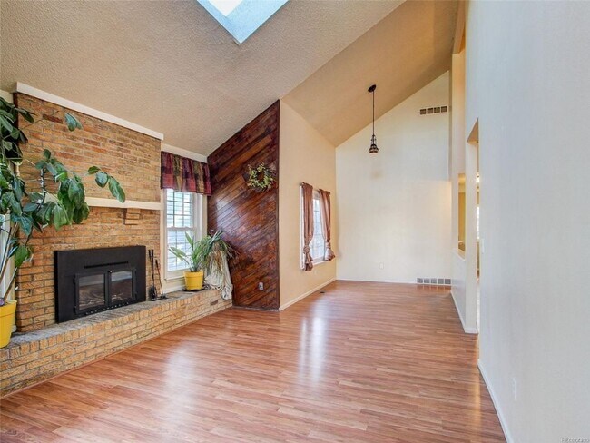 Building Photo - 854 S Rifle Way