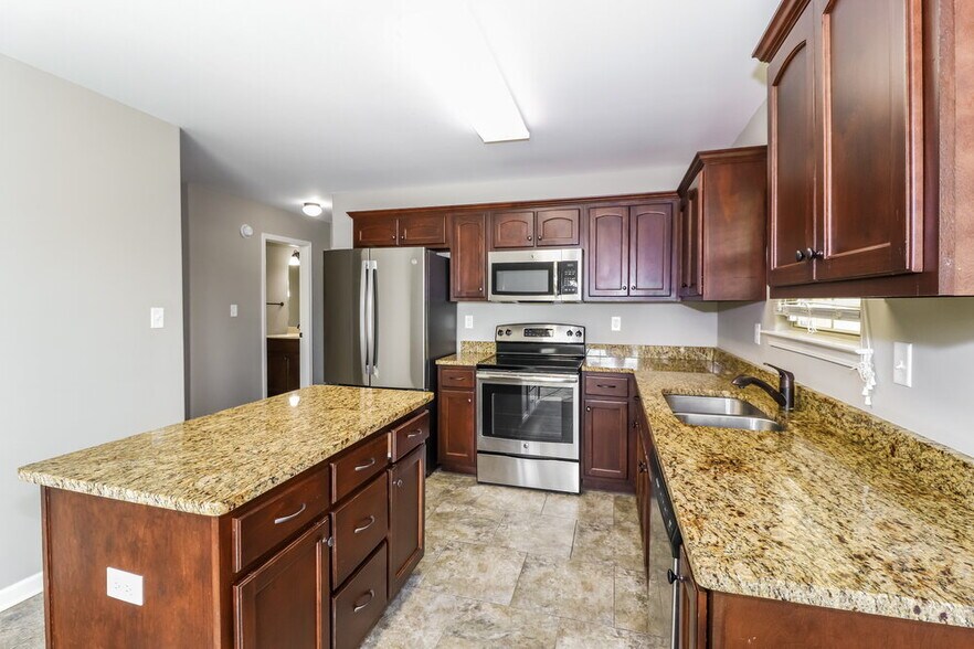 Building Photo - 9093 Tremont Dr