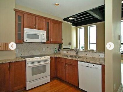 Building Photo - 127 N Tryon St