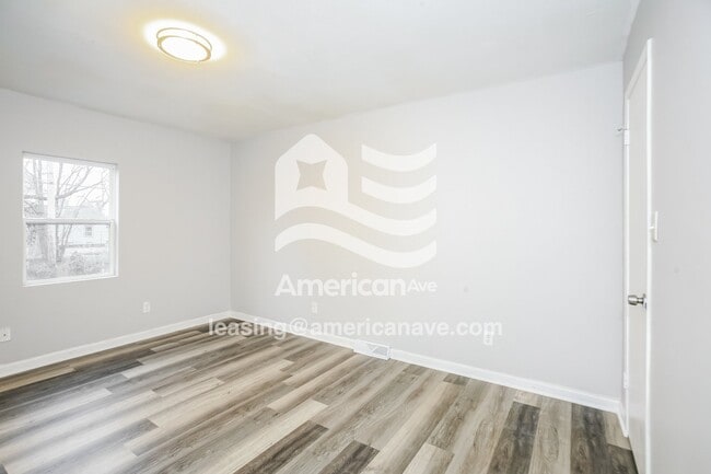 Building Photo - 3354 N Chester Ave